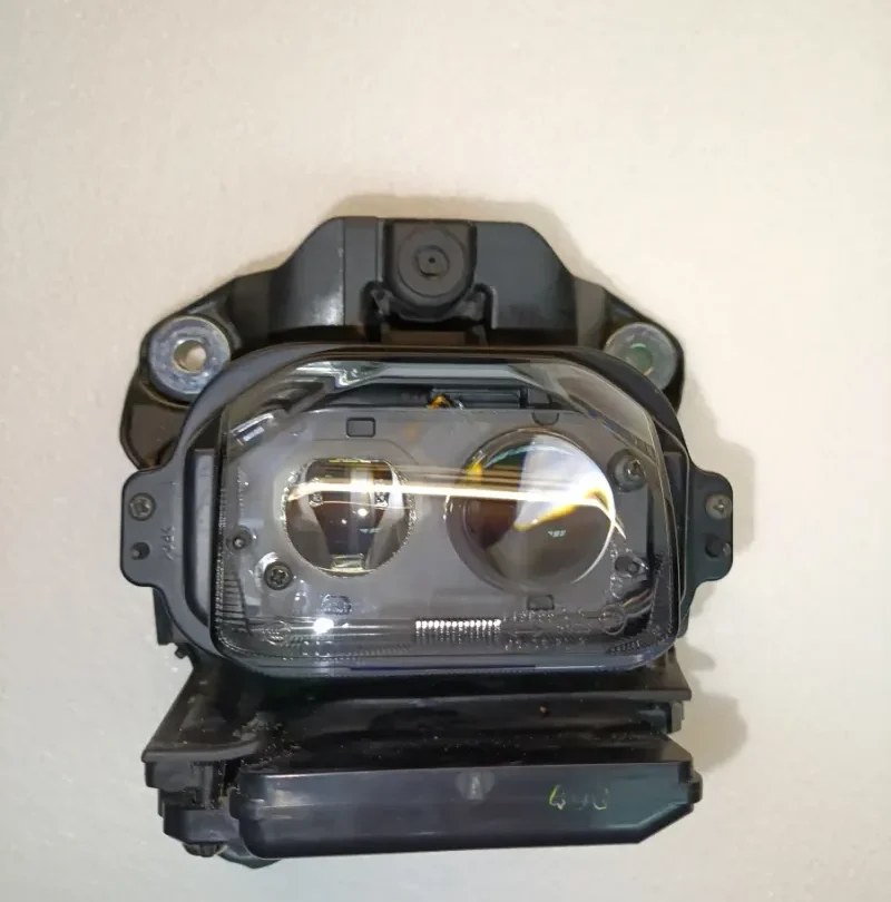 Faro LED MT07 2025
