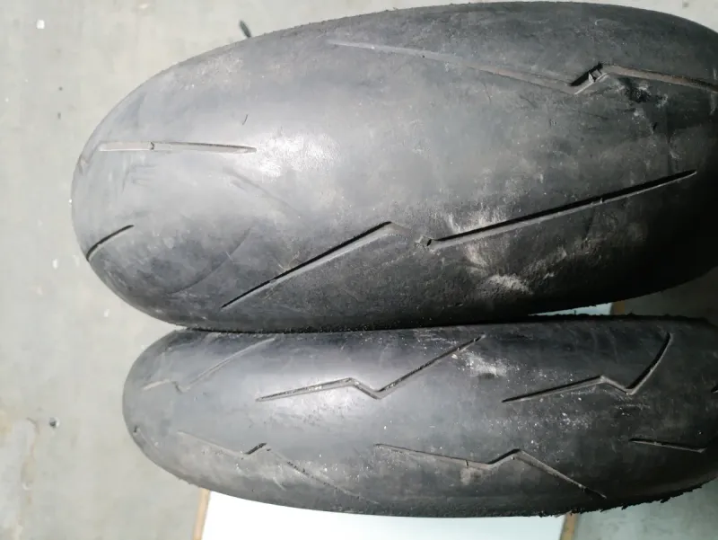 Juego de neumáticos para moto