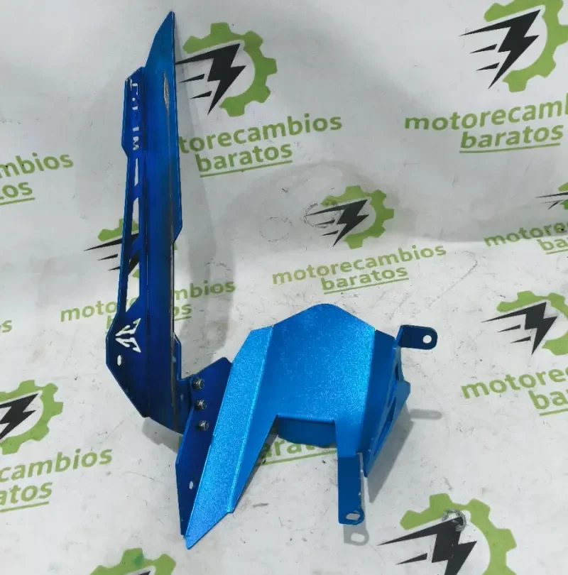 Cubre cadena y embellecedor radiador MT 07