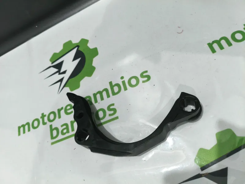 Cubierta Cadena Yamaha MT07 Negra