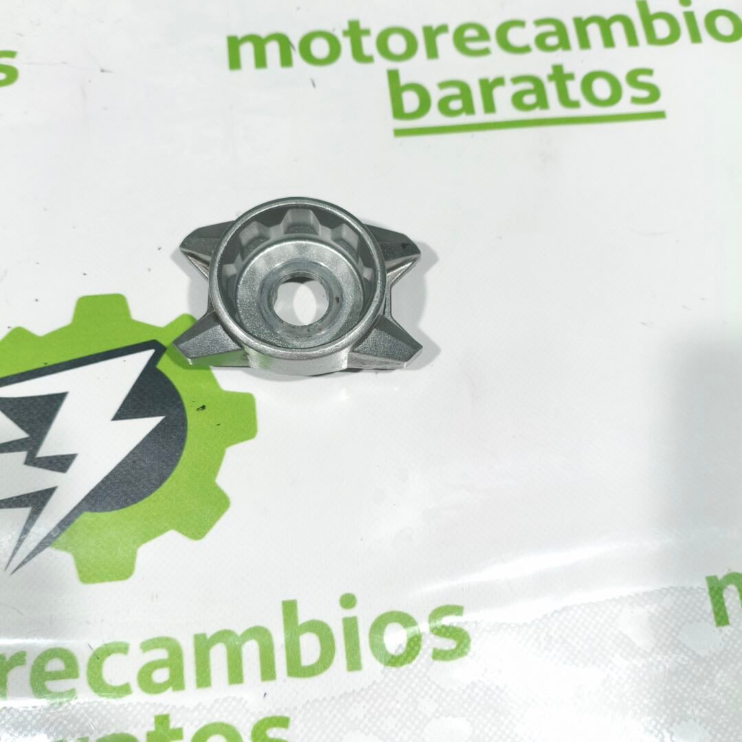 CASQUILLLO EJE KAWASAKI Z650