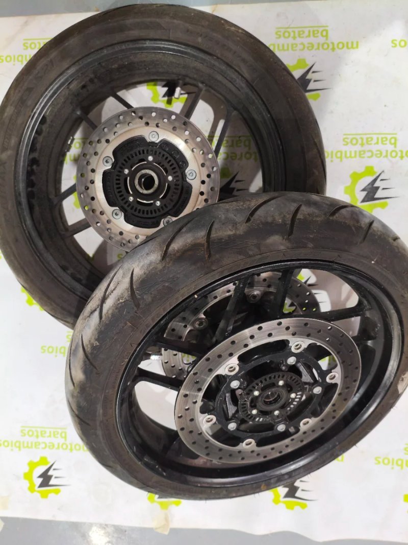 Juego Ruedas MT09 2020-2025